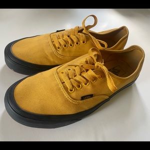 Vans Black Sole Authentic Mineral Yellow